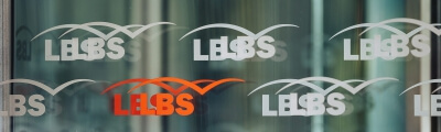 LBS-Logos auf einer Scheibe